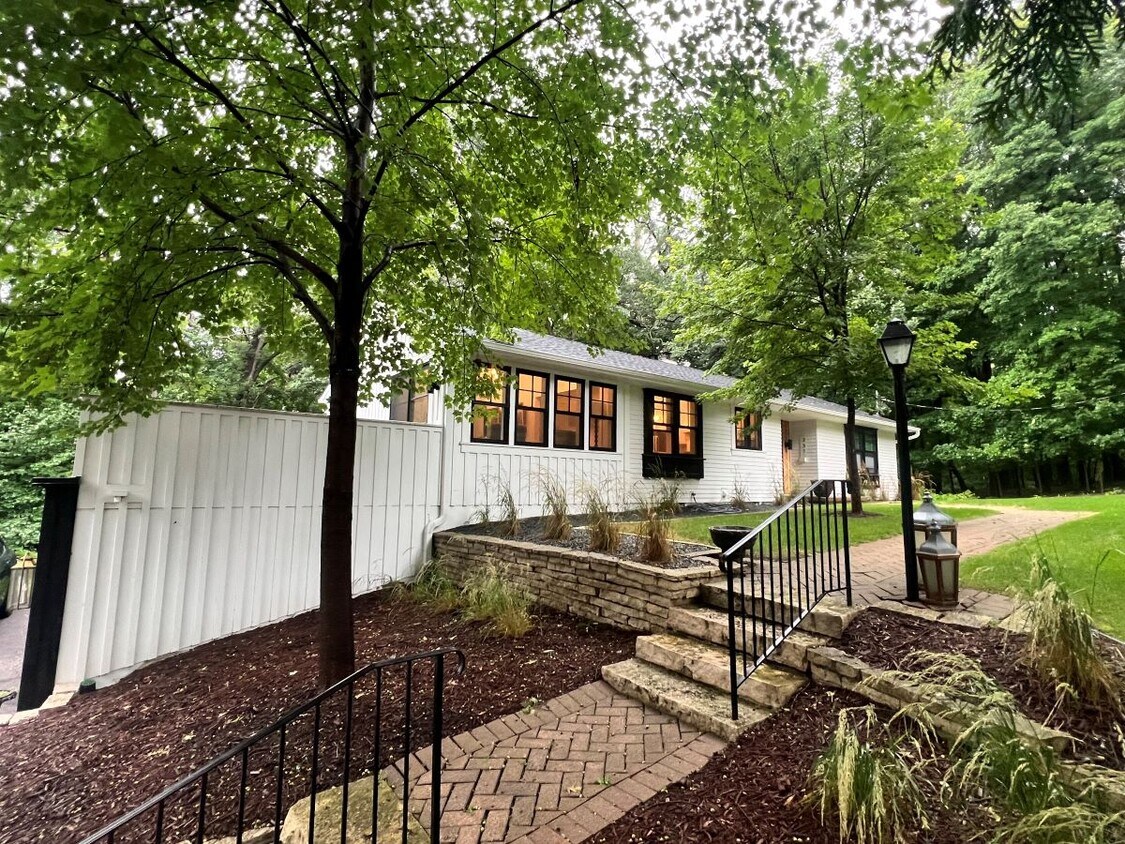 Foto principal - 231 Bushaway Rd