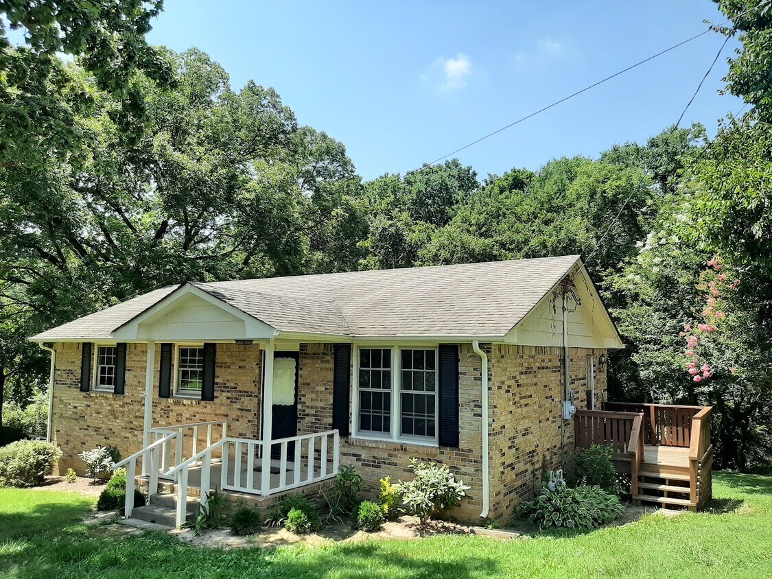 Primary Photo - 159 S Cedar St