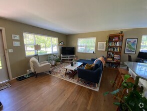 Building Photo - 4365 Comanche Dr