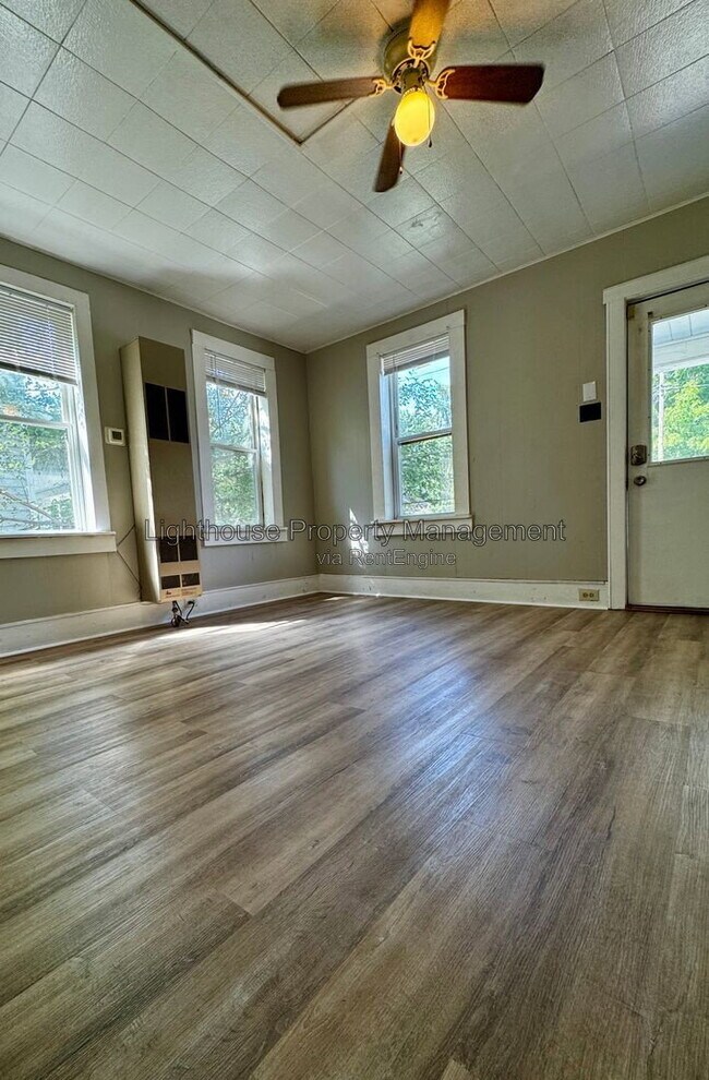 Foto del edificio - 1382 Park St