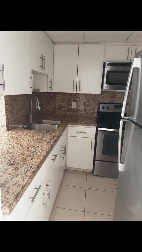 Primary Photo - 18100 Atlantic Blvd