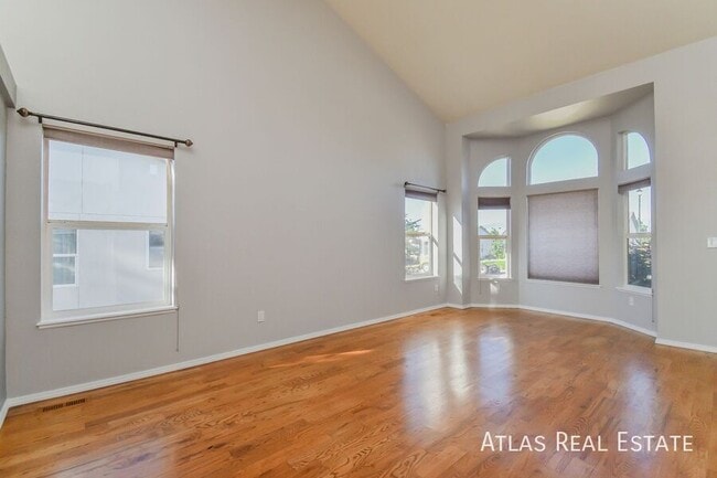 Foto del edificio - 3055 Ellesmere Dr