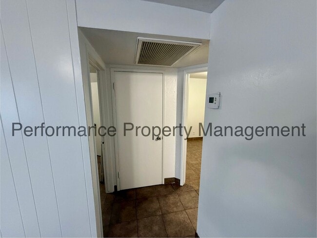Foto del edificio - Cute 2 Bed/1 Bath in Lamont w/ RBP/Pest Co...