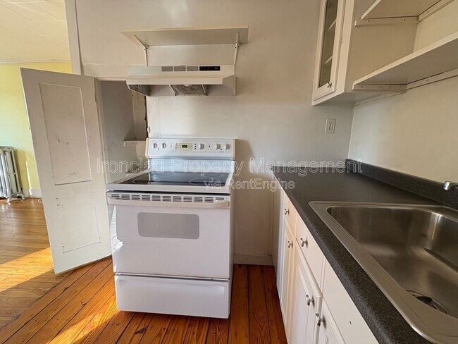 Building Photo - 10 High St