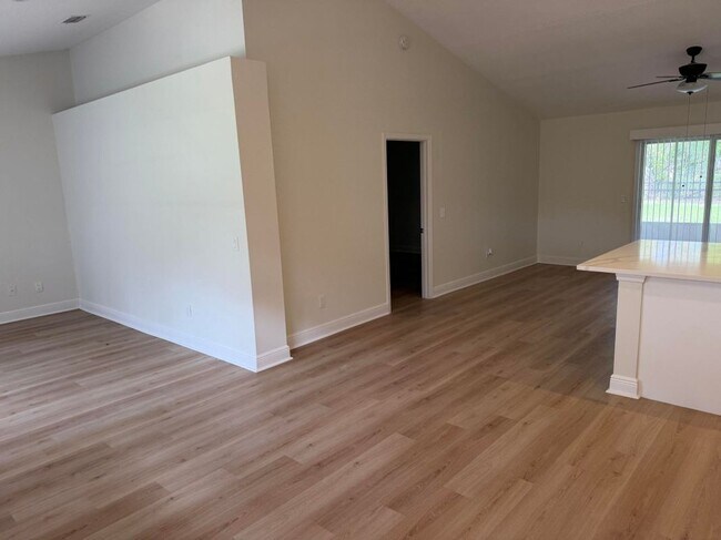 Foto del edificio - 14307 80th Ln N