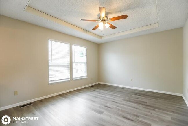 Building Photo - 219 E Pacific Dr, Belton, MO 64012