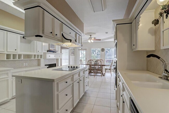 Foto del edificio - 12740 Aries Loop