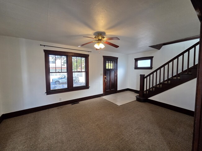 Building Photo - 509 14th St