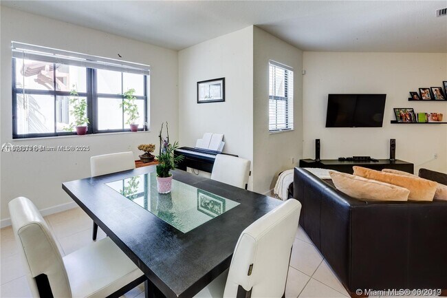 Foto del edificio - 10600 NW 88th St