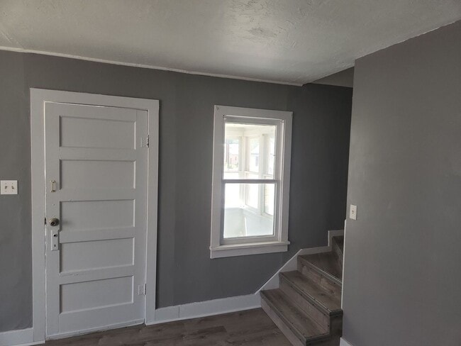Building Photo - Newly Upgraded 2-Bedroom Home Available Now!