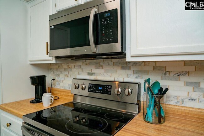 Foto del edificio - 448 Deerwood St