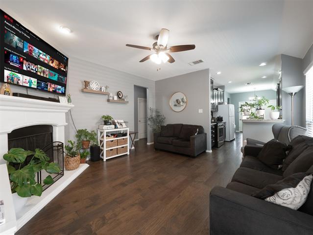 Foto del edificio - 9904 Moccasin Creek Ln