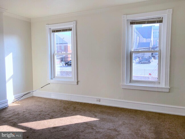 Foto del edificio - 227 W Chestnut St