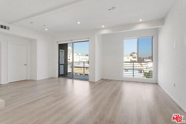 Foto del edificio - 1431 Armacost Ave