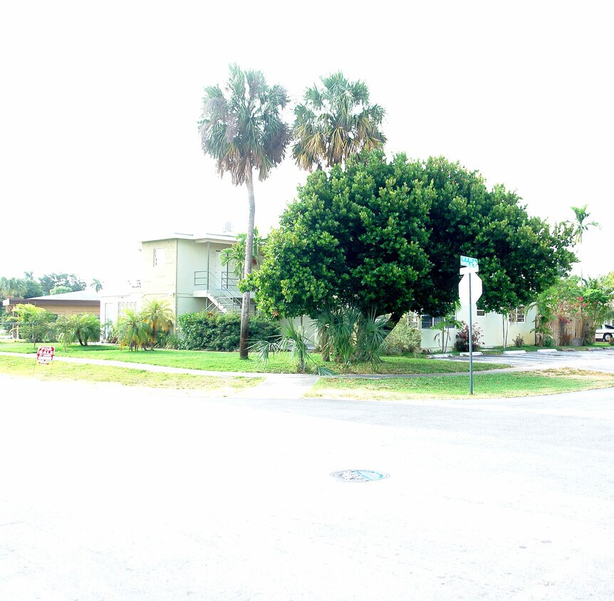 Foto del edificio - 3730 SW 1st St