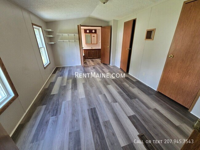 Foto del edificio - 71 Sweet Fern Dr