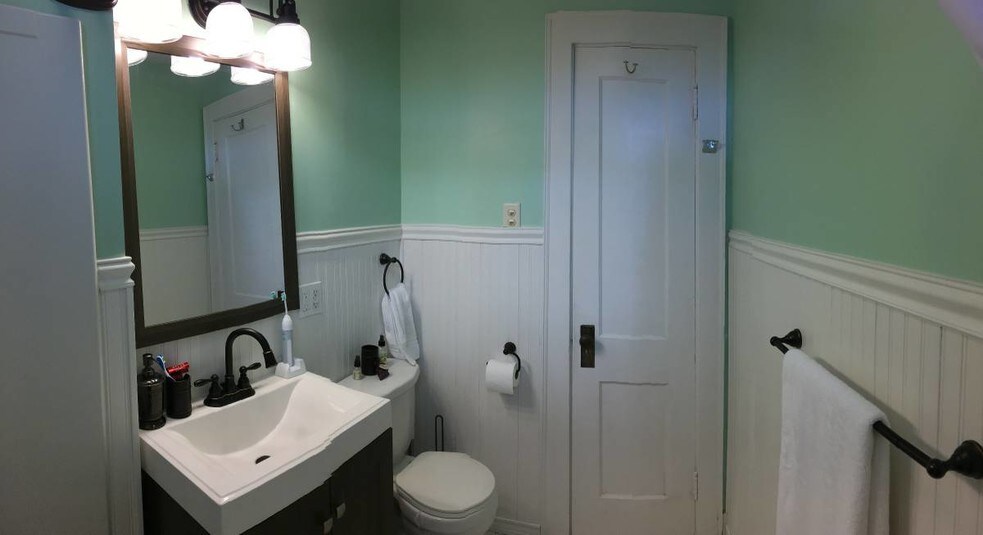 Bathroom Fixtures Hartford Ct 133 thomas st west hartford, ct 06119 rentals - west hartford, ct Bathroom Fixtures Hartford Ct 133 thomas st west hartford, ct 06119 rentals - west hartford, ct