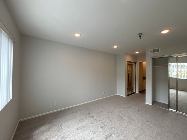 Interior Photo - 110 South Sweetzer Ave