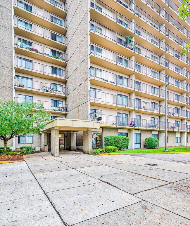 Towne Centre Place Senior Based Apartments in Ypsilanti, MI