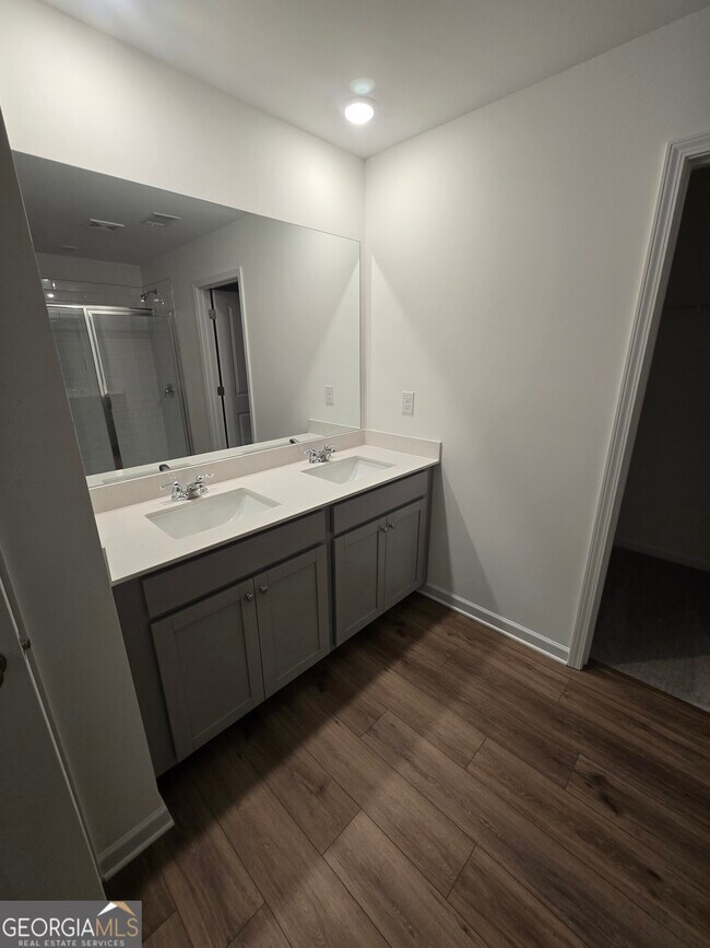 Foto del edificio - 130 Rolling Mdw Wy