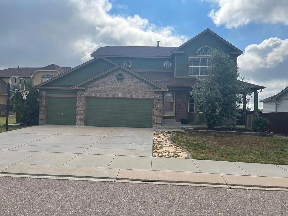 Primary Photo - 8021 Lodi Ln