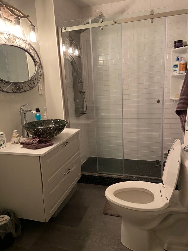 Building Photo - 10 Andrew Cres