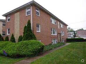 Building Photo - 6630 N Harlem Ave