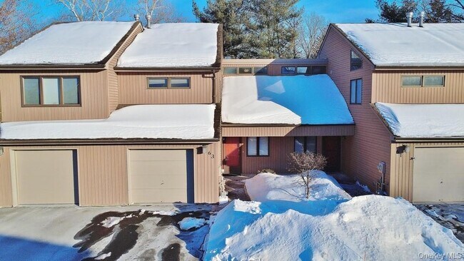 Foto del edificio - 63 Contempra Cir