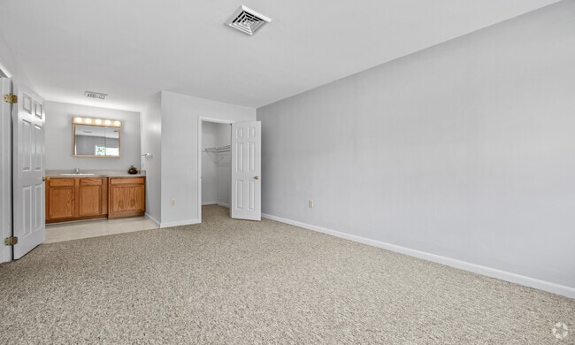2BR, 2BA 1000SF - The Yorklyn Apartments and Townhomes