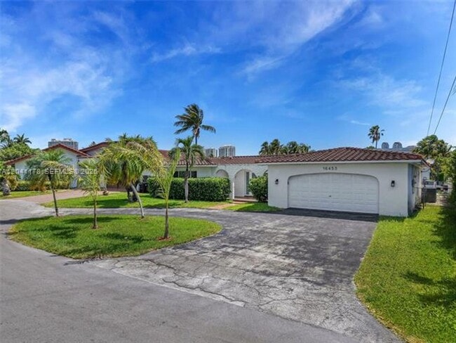 Photo - 16453 NE 33rd Ave # 16453 House
