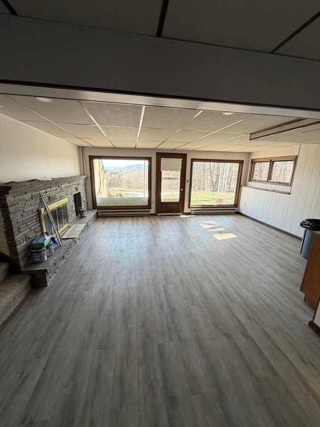 Building Photo - 23 Lynn Dr