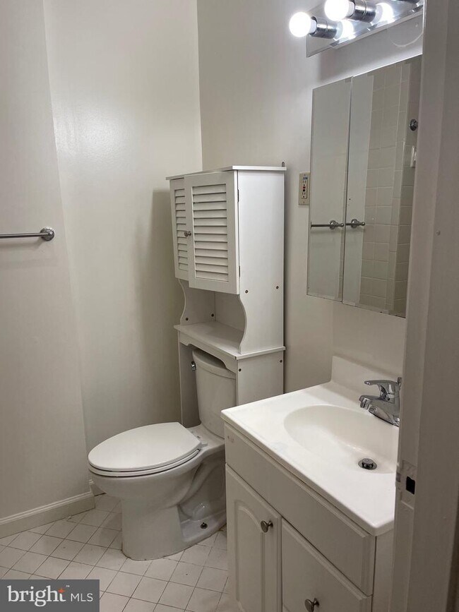 Foto del edificio - 10401 Grosvenor Pl