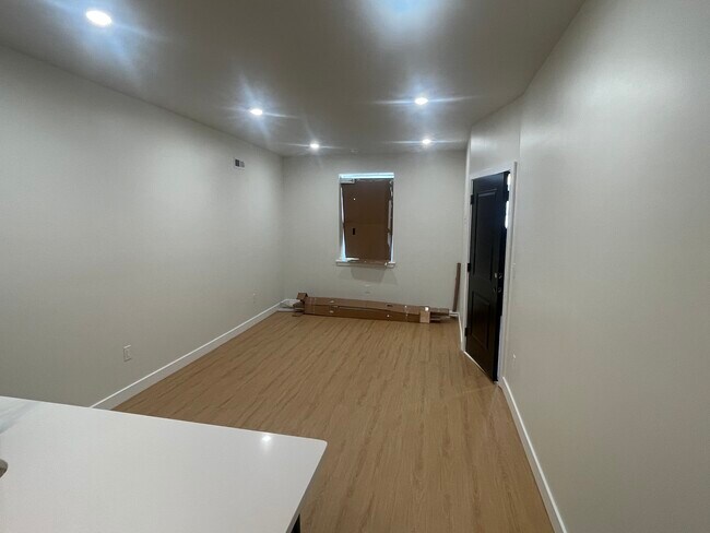 Building Photo - 2006 S 22nd St