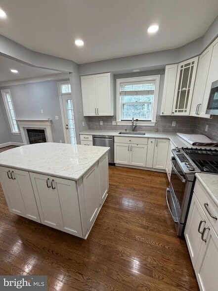 Foto del edificio - 8017 Rising Ridge Rd