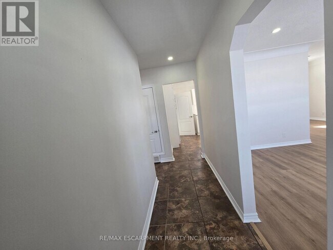 Building Photo - 8199 Twenty Rd E