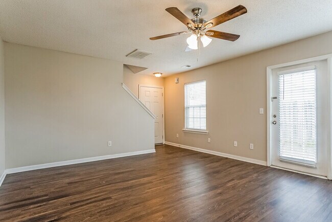 Building Photo - 3012 Bracey Pl