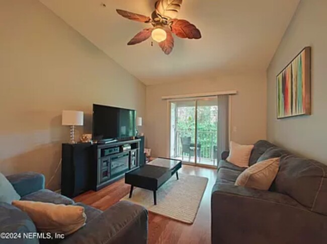 Building Photo - 1448 Sioux Lookout Dr
