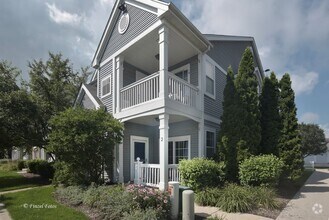 Building Photo - 2215 Aurora Dr