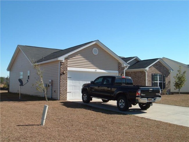 Building Photo - 218 Willow Point Ln