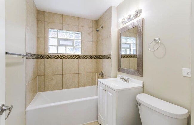 Building Photo - 2418 N 75th Ct