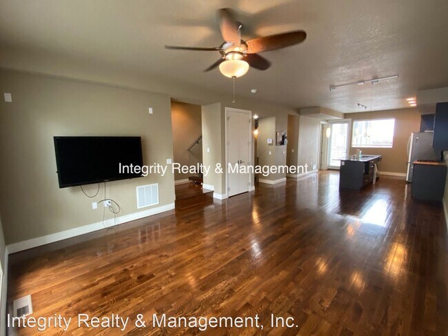Foto del edificio - 2 br, 2.5 bath House - 2620 W Front View C...
