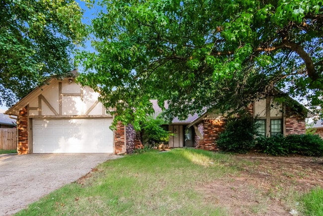 Building Photo - 9713 Hummingbird Ln
