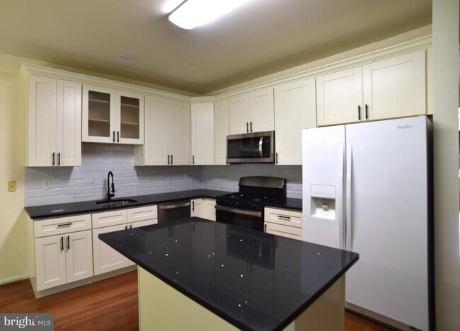 Foto del edificio - 286 Yorktown Ct