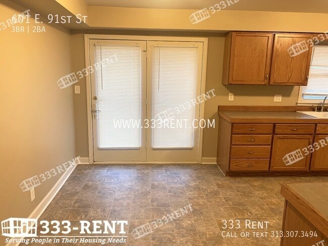 Building Photo - Home in Waldo ready for you to make it you...