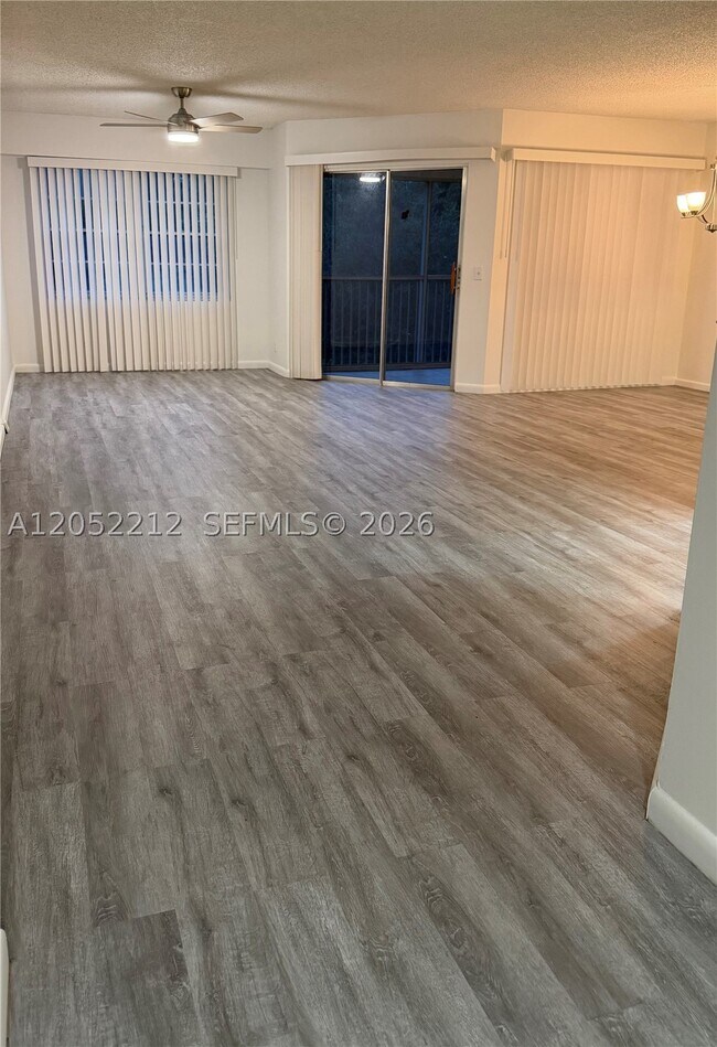 Foto del edificio - 1000 SW 125th Ave