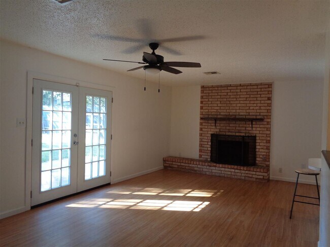 Building Photo - 2322 NW 75th St