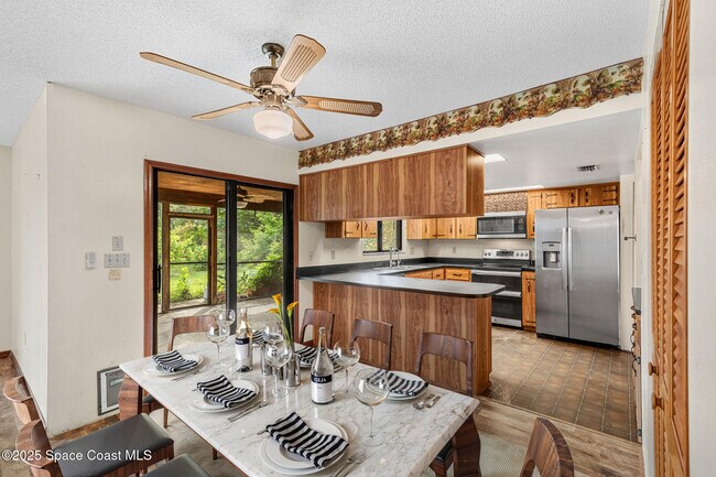 Foto del edificio - 1387 Gleneagles Ct