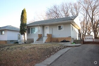 Building Photo - 313 19 Ave