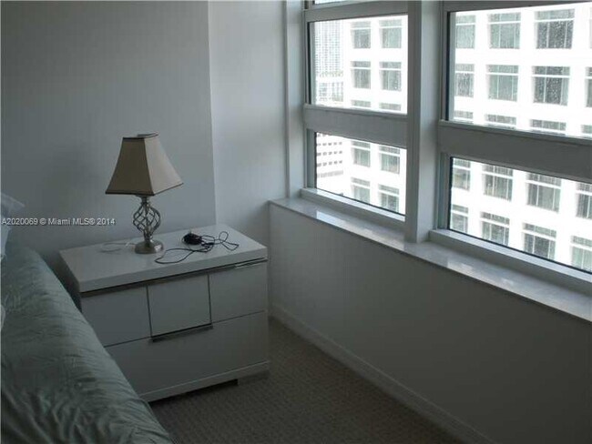 Building Photo - 950 Brickell Bay Dr