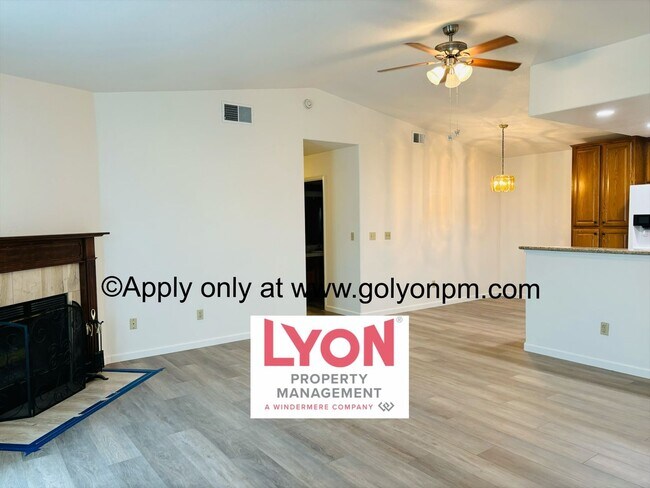 Building Photo - Gorgeous 3 bedroom/ 2 bath home with NEW p...
